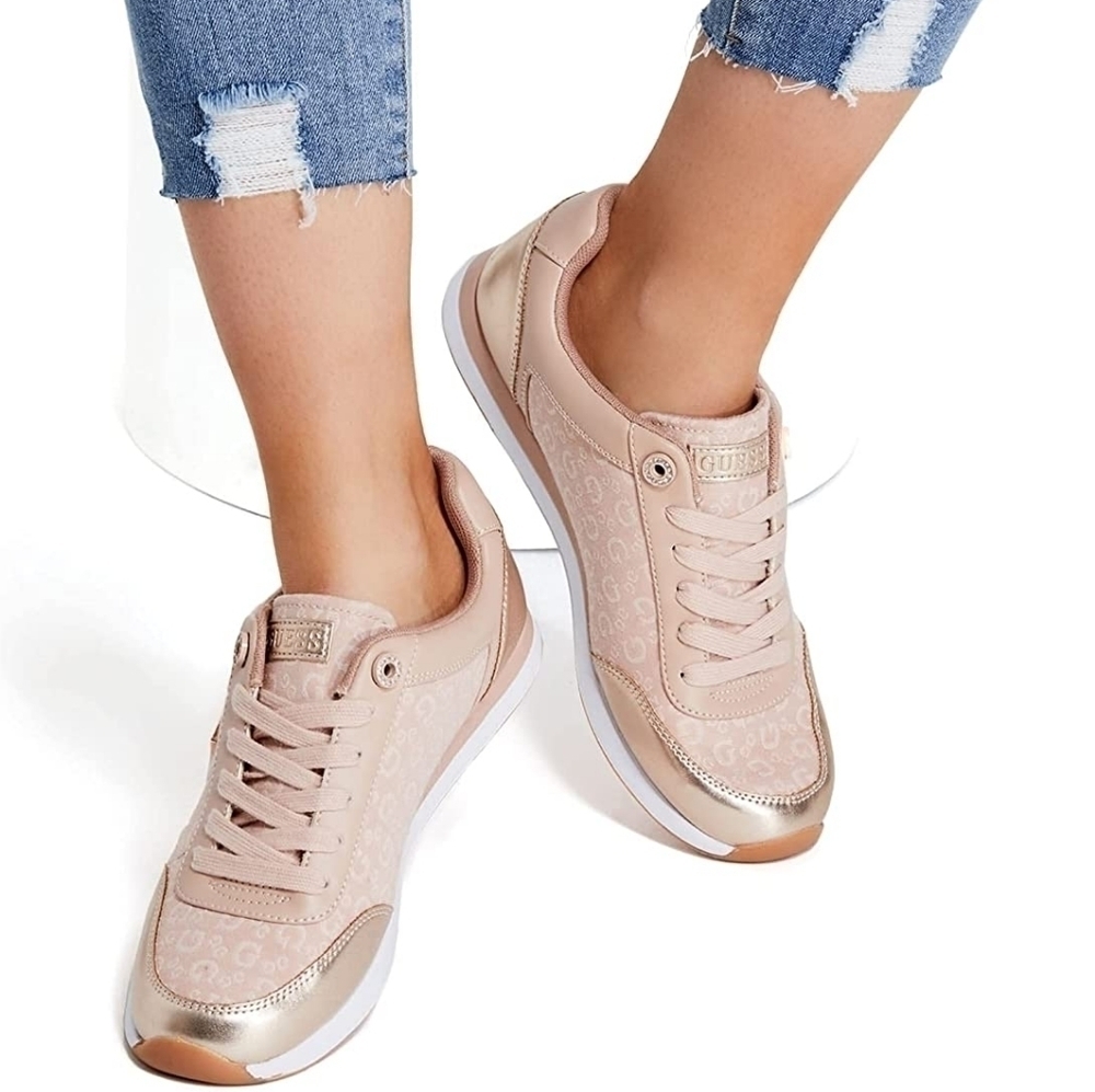 Guess Women Logo Print Sneakers Size 7.5